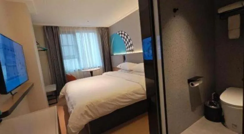 Bed in City Comfort Inn Guilin Xiangbi Mountain Park