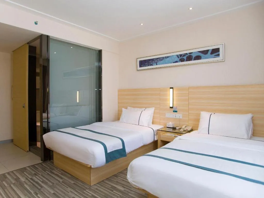 Bed in City Comfort Inn Guilin Xiangbi Mountain Park