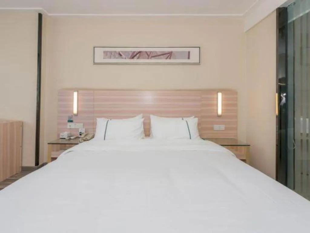 Bed in City Comfort Inn Nanning Dashatian Metro Station