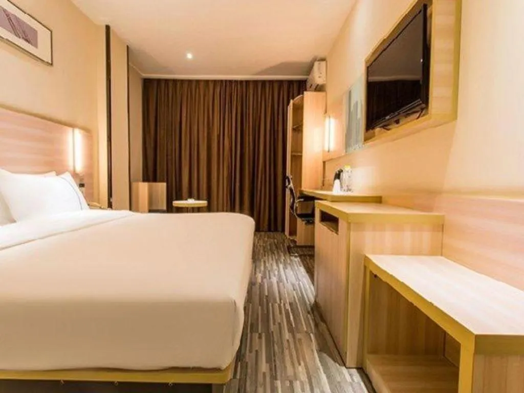 Bed in City Comfort Inn Nanning Dashatian Metro Station