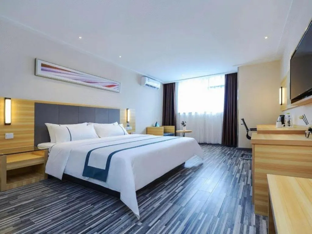 Bed in City Comfort Inn Guiyang Yan'an Middle Road Fountain Metro Station