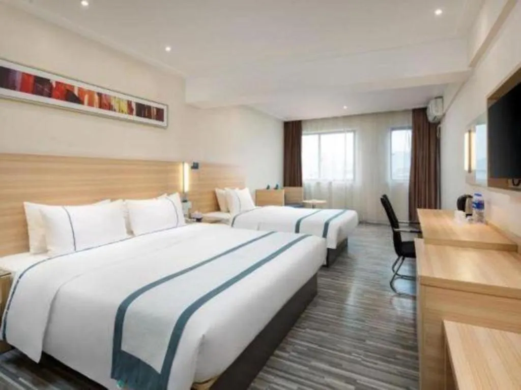 Bed in City Comfort Inn Guiyang Yan'an Middle Road Fountain Metro Station