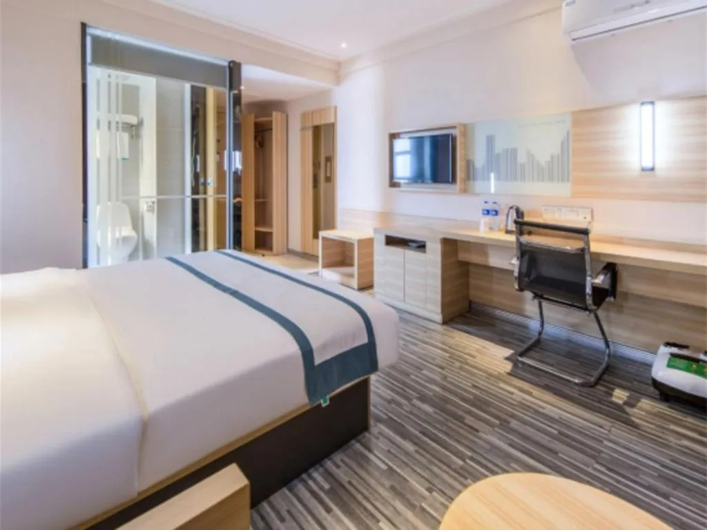 Bed in City Comfort Inn Guiyang Yan'an Middle Road Fountain Metro Station