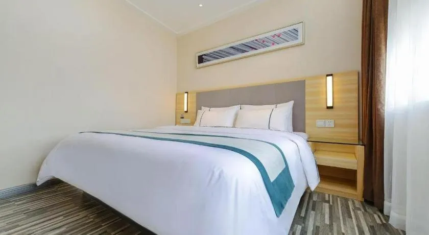 Bed in City Comfort Inn Guiyang Yan'an Middle Road Fountain Metro Station