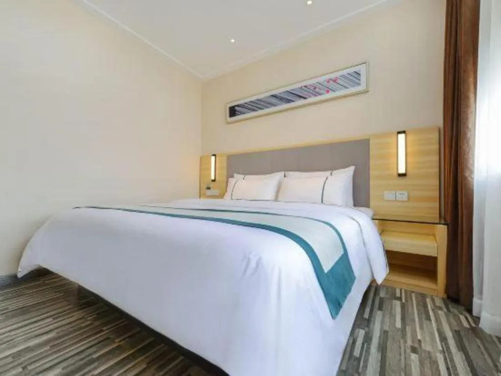 Bed in City Comfort Inn Guiyang Yan'an Middle Road Fountain Metro Station