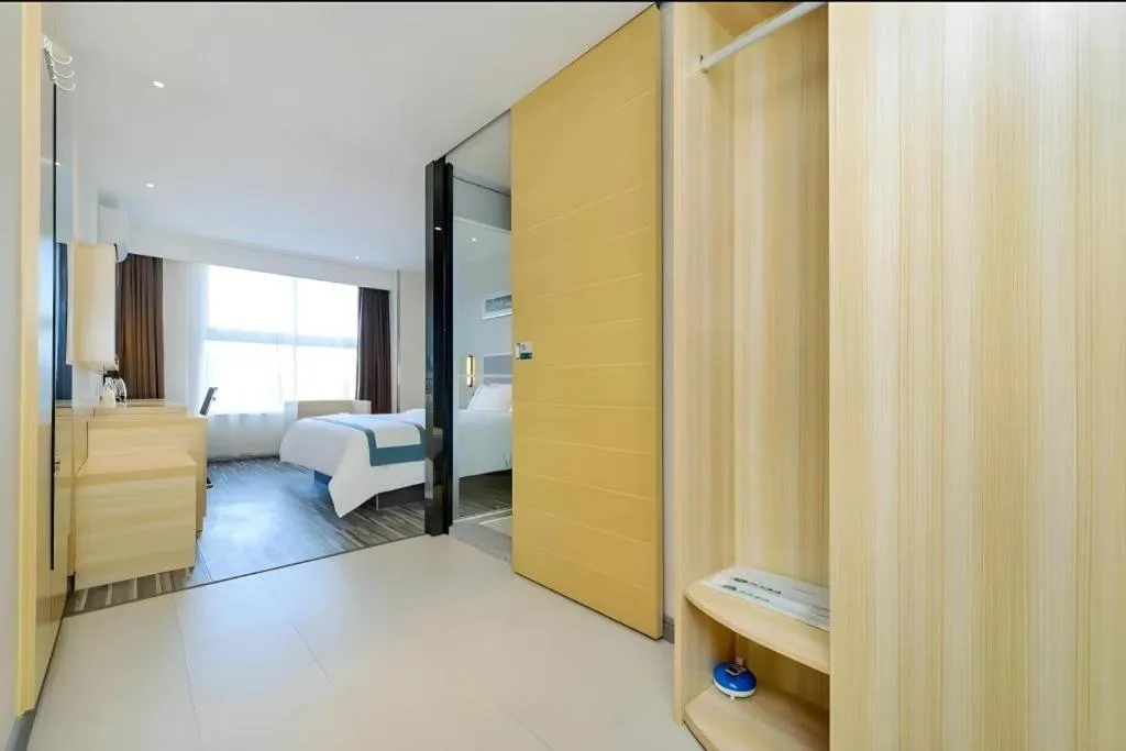 Bed in City Comfort Inn Guiyang Yan'an Middle Road Fountain Metro Station