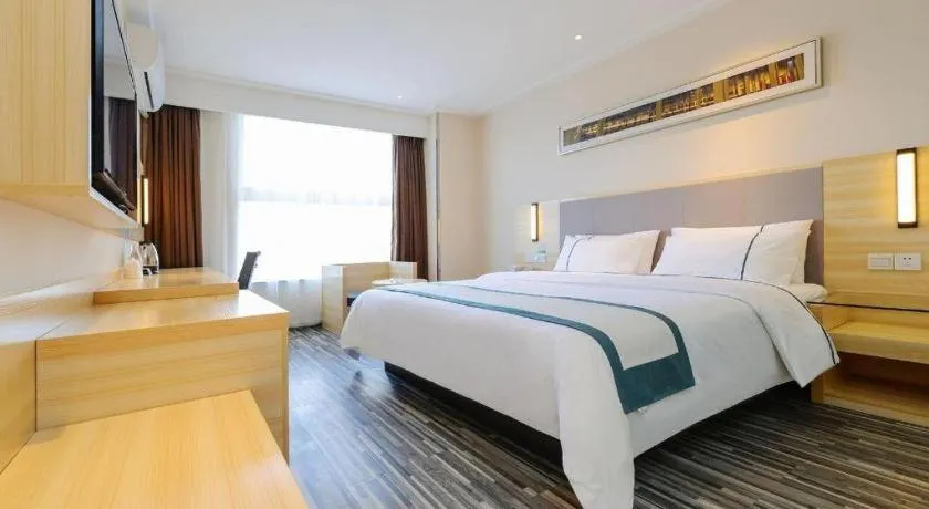 Bed in City Comfort Inn Guiyang Yan'an Middle Road Fountain Metro Station