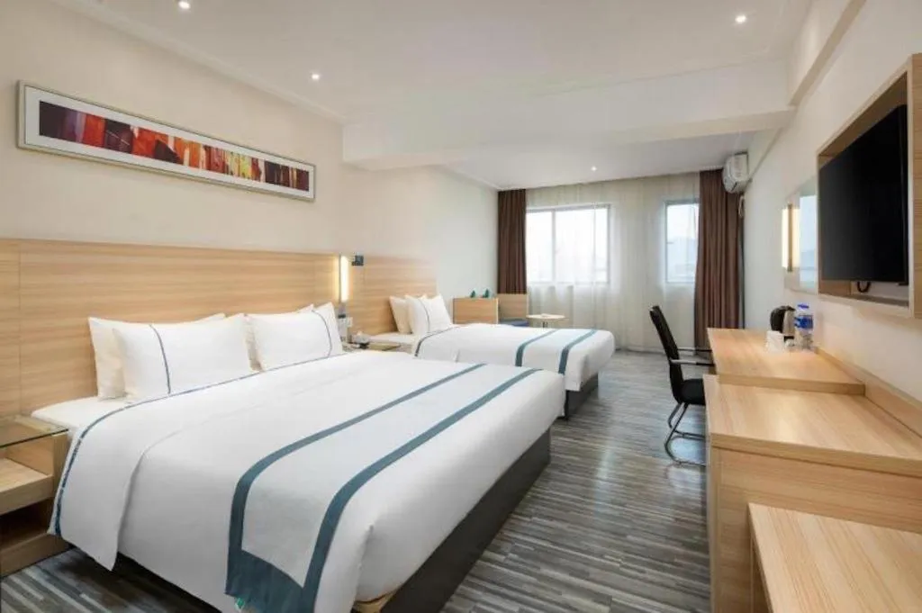 Bed in City Comfort Inn Guiyang Yan'an Middle Road Fountain Metro Station