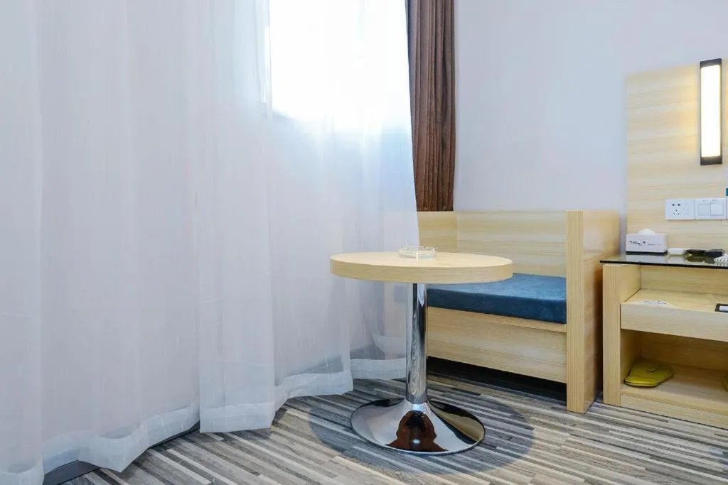 Bed in City Comfort Inn Guiyang Yan'an Middle Road Fountain Metro Station