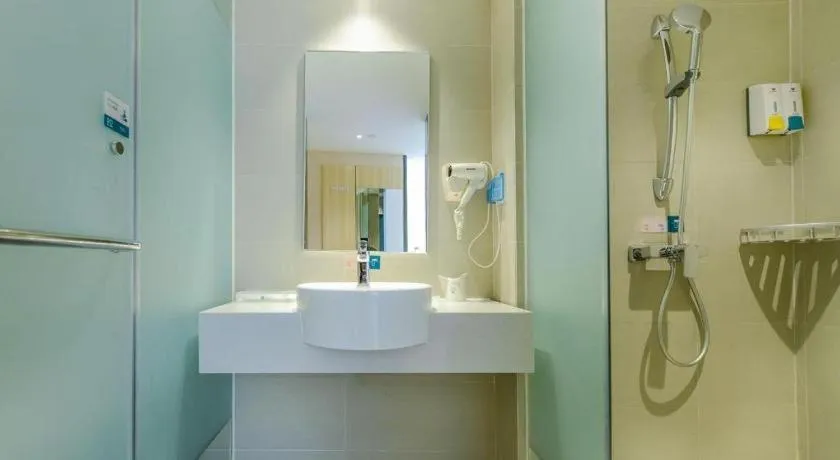 City Comfort Inn Guiyang Yan'an Middle Road Fountain Metro Station