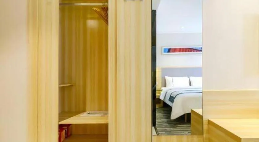 Bed in City Comfort Inn Guiyang Yan'an Middle Road Fountain Metro Station