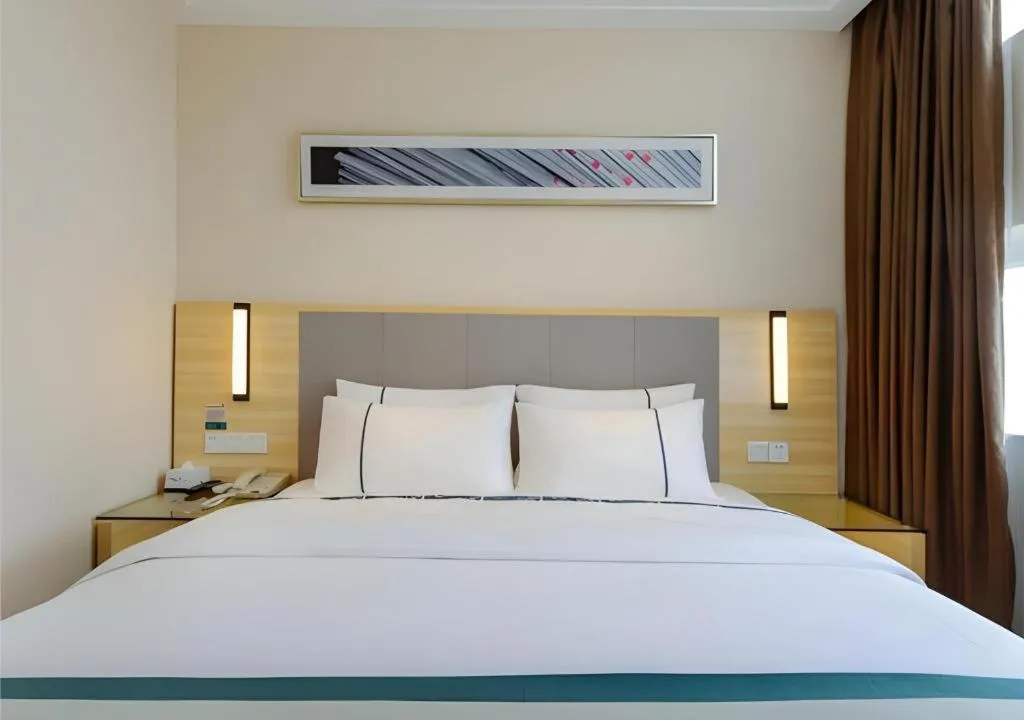 Bed in City Comfort Inn Guiyang Yan'an Middle Road Fountain Metro Station