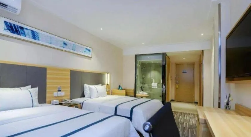 Bed in City Comfort Inn Guiyang Yan'an Middle Road Fountain Metro Station