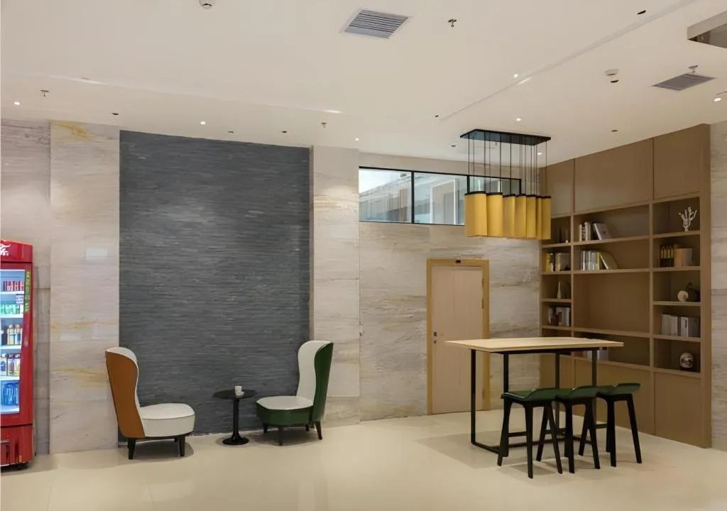 City Comfort Inn Liuzhou High-speed Railway Station Entrance