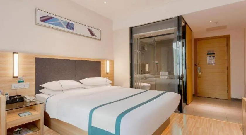 Bed in City Comfort Inn Liuzhou High-speed Railway Station Entrance