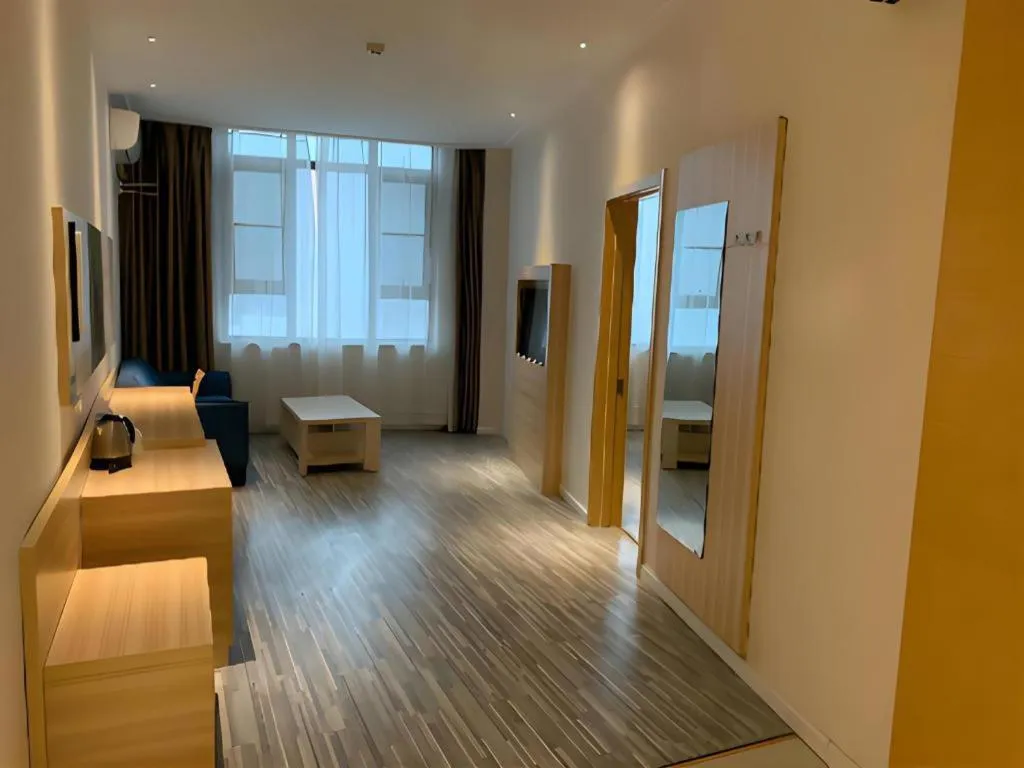 Bed in City Comfort Inn Huanggang Tuanfeng Passenger