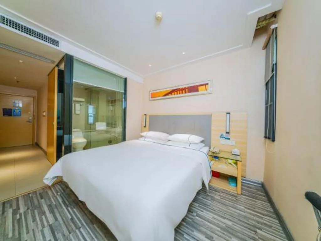 Bed in City Comfort Inn Guilin Quanzhou Zhongxin Square
