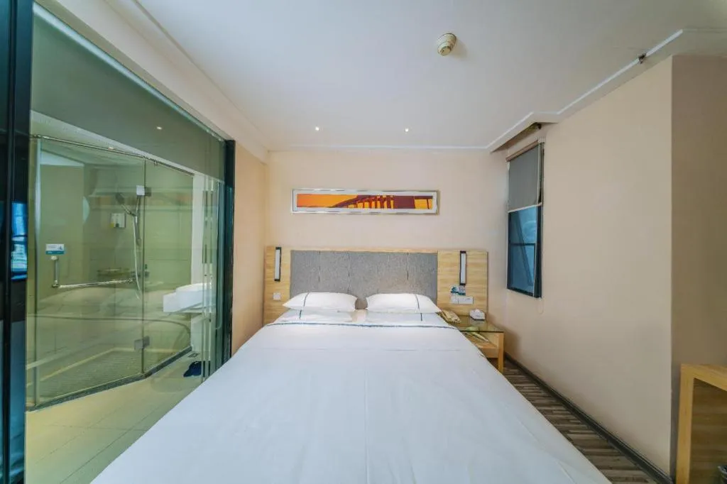 Bed in City Comfort Inn Guilin Quanzhou Zhongxin Square