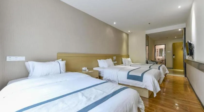 Bed in City Comfort Inn Zhuhai Qinglv Middle Road Riyuebei Grand Theater