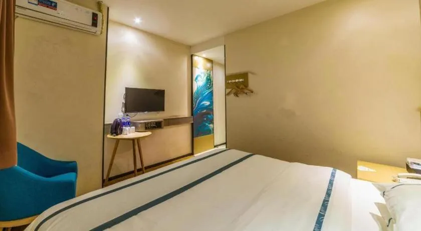 Bed in City Comfort Inn Zhuhai Qinglv Middle Road Riyuebei Grand Theater