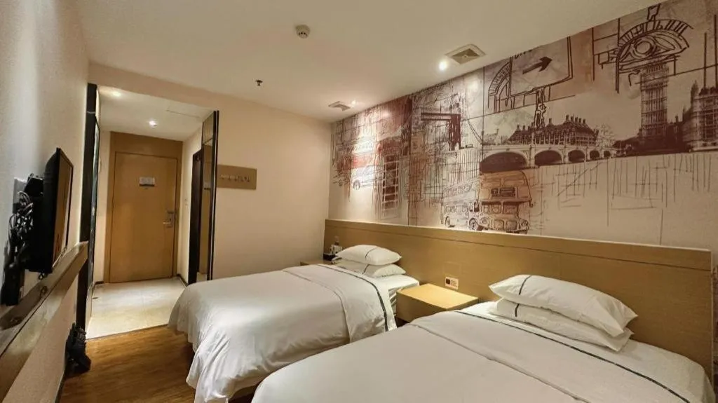 Bed in City Comfort Inn Zhuhai Qinglv Middle Road Riyuebei Grand Theater