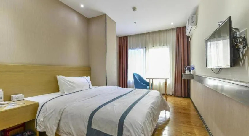 Bed in City Comfort Inn Zhuhai Qinglv Middle Road Riyuebei Grand Theater
