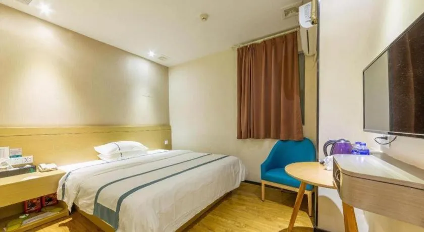 Bed in City Comfort Inn Zhuhai Qinglv Middle Road Riyuebei Grand Theater