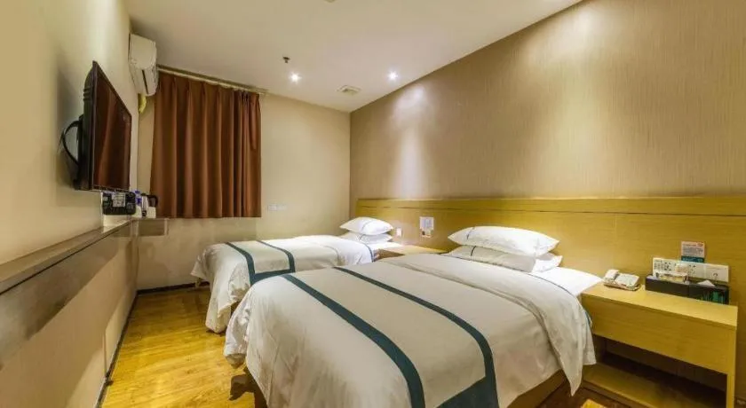Bed in City Comfort Inn Zhuhai Qinglv Middle Road Riyuebei Grand Theater