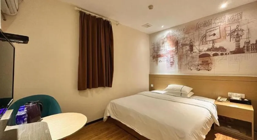 Bed in City Comfort Inn Zhuhai Qinglv Middle Road Riyuebei Grand Theater