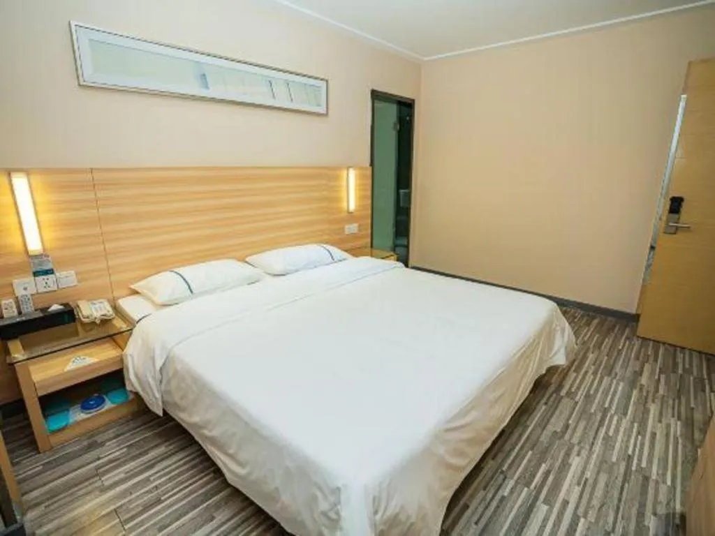 Bed in City Comfort Inn Chongqing Yuzhong District Daping Hospital