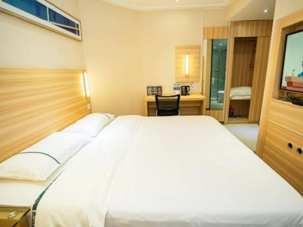 Bed in City Comfort Inn Chongqing Yuzhong District Daping Hospital