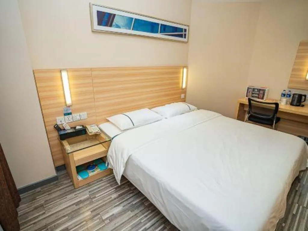 Bed in City Comfort Inn Chongqing Yuzhong District Daping Hospital