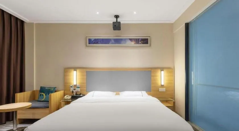 Bed in City Comfort Inn Tianmen Xincheng Walmart