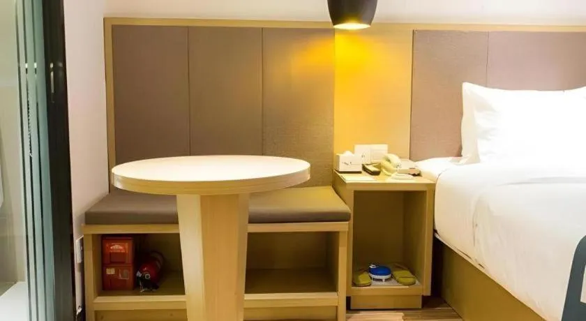 Bed in City Comfort Inn Tianmen Xincheng Walmart