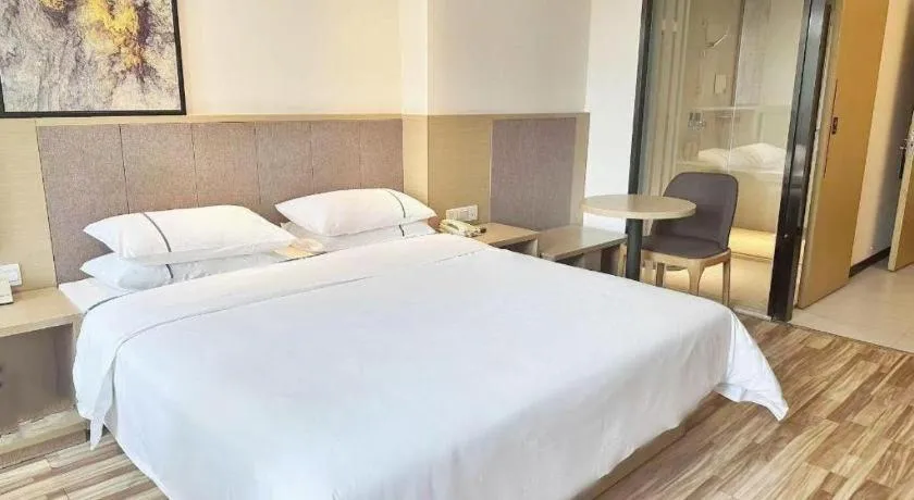 Bed in City Comfort Inn Tianmen Xincheng Walmart