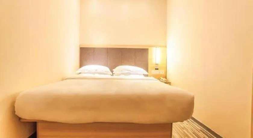 Bed in City Comfort Inn Liuzhou The Mixc Xijiang Road