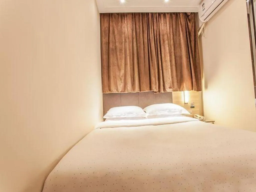 Bed in City Comfort Inn Liuzhou The Mixc Xijiang Road