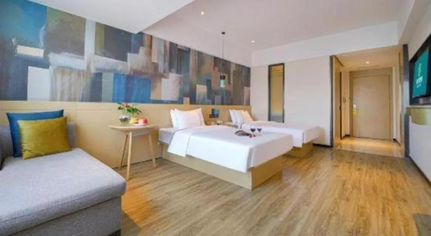 Bed in City Comfort Inn Chongqing Huangguan Dafuti