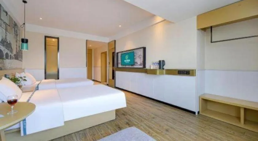 Bed in City Comfort Inn Chongqing Huangguan Dafuti