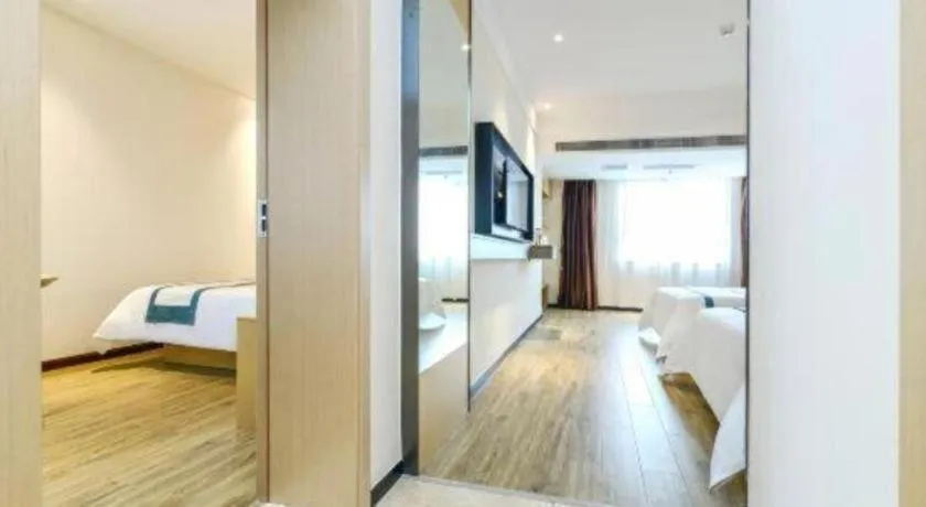 Bed in City Comfort Inn Chongqing Huangguan Dafuti