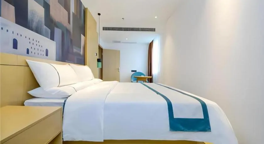 Bed in City Comfort Inn Chongqing Huangguan Dafuti