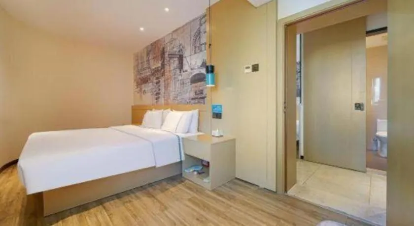 Bed in City Comfort Inn Chongqing Huangguan Dafuti