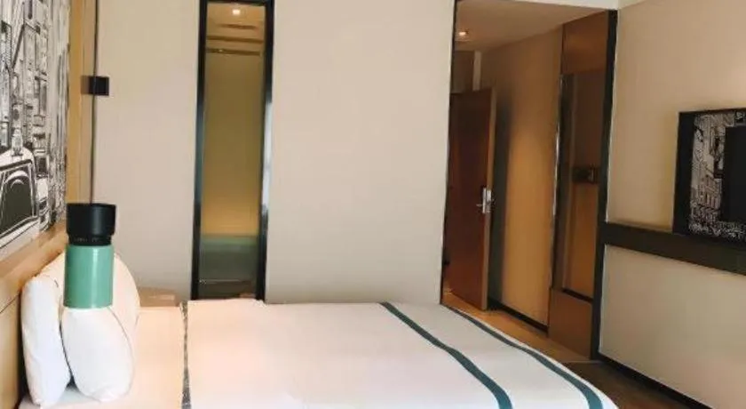 Bed in City Comfort Inn Chongqing Huangguan Dafuti