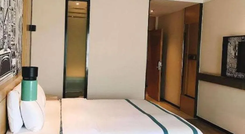 Bed in City Comfort Inn Chongqing Huangguan Dafuti