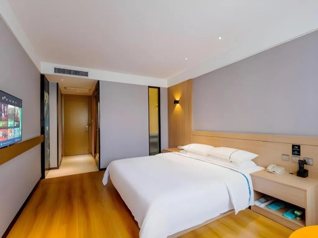 Bed in City Comfort Inn Shantou Huashan Road the MixC