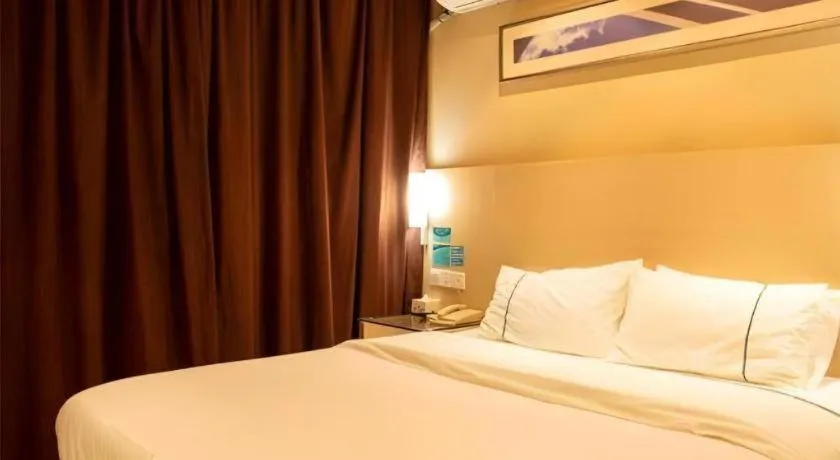 Bed in City Comfort Inn Xiantao Avenue Wangzhou Bridge Wushang