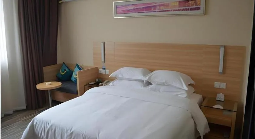 Bed in City Comfort Inn Huizhou Huiyang High-speed Railway Station