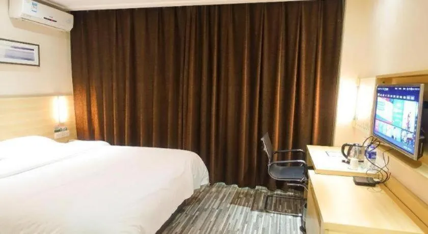 Bed in City Comfort Inn Huizhou Huiyang High-speed Railway Station