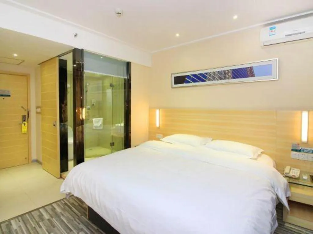 Bed in City Comfort Inn Huizhou Huiyang High-speed Railway Station