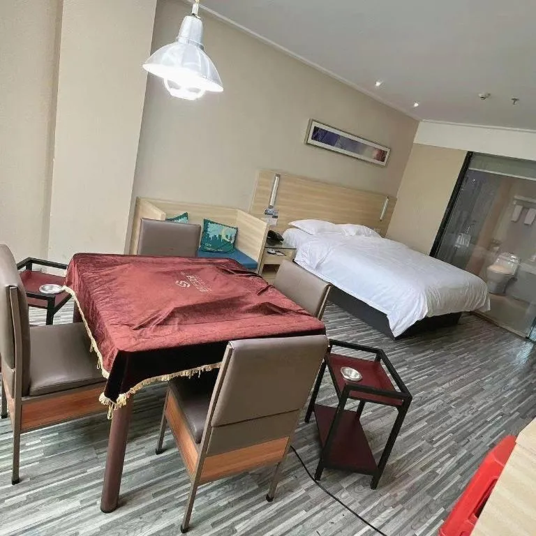 Bed in City Comfort Inn Huizhou Huiyang High-speed Railway Station
